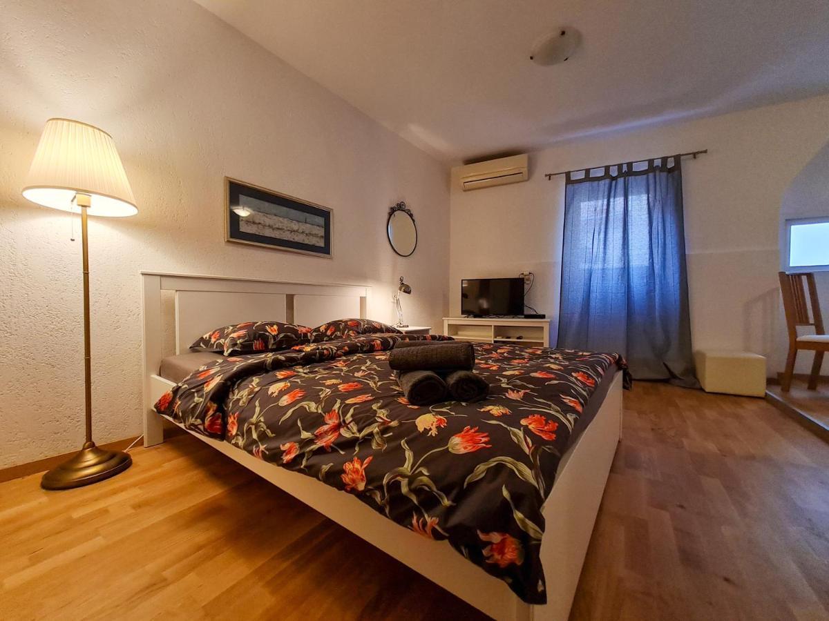 Old Town Apartments Apartment